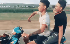 Phóng xe bạt mạng rồi buông hai tay “múa quạt”, nam thanh niên lĩnh hậu quả đắng chát