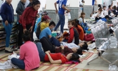 Truy tìm nguyên nhân khiến hàng trăm công nhân ở Bình Dương nhập viện sau bữa trưa