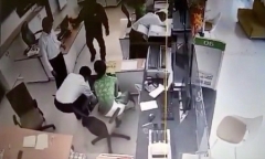 Dùng súng cướp tiền tỉ ở ngân hàng: Nghi phạm theo dõi ngân hàng thời gian dài?