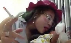 'Hot girl' Bella và con trai sống ở trung tâm bảo trợ thế nào?