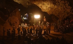 [Infographic] Hành trình 18 ngày từ bóng tối tới ánh sáng của đội bóng nhí Thái Lan