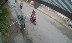 Tin tai nạn giao thông mới nhất ngày 4/7/2018: Người đàn ông ngã sấp mặt vì bị thanh phế liệu đâm thẳng ngực