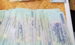 Cô gái để quên bọc tiền hơn 100 triệu đồng trong ba lô ở trên tàu