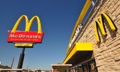 Gần 400 người nhiễm khuẩn đường ruột do salad gà của McDonald