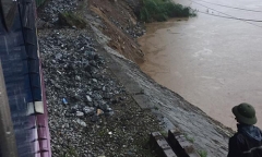 Giải cứu 132 hành khách tàu SE19 mắc kẹt ở Quảng Bình