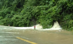 Tin lũ khẩn cấp: Cảnh báo lũ quét ở Nghệ An, Hà Tĩnh