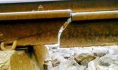 Ray đường sắt Hải Dương gãy đôi, hơn 1.100 hành khách thoát chết trong gang tấc