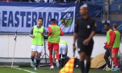 Đã khởi động nhưng Văn Hậu vẫn chưa có cơ hội ra sân ở trận Heerenveen - Utrecht
