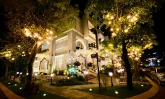 Vợ chồng cựu người mẫu Thúy Hạnh 