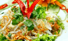 Tuyệt chiêu làm món nộm sứa giòn ngon tại nhà chống ngấy những ngày nắng nóng 40 độ