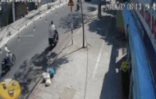 Video: Xế hộp 7 chỗ mất lái, đâm hàng loạt xe máy ở Vũng Tàu