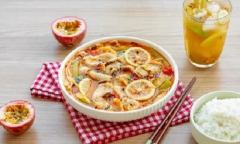 Không ngờ chỉ cần thêm loại quả siêu quen thuộc này món canh cá không còn mùi tanh lại cực thơm ngon