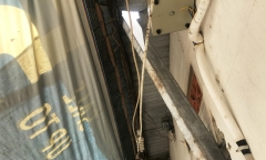 Thanh sắt dài 6m rơi từ 