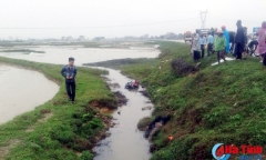 Phát hiện thi thể nam thanh niên dưới mương nước