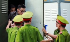 Xử vụ khủng bố sân bay: VKS đề nghị mức án cao nhất tới 18 năm tù