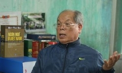 PGS Bùi Hiền: “Chỉ cần 10 phút là có thể học được chữ của tôi”