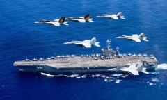 Gần 30 tàu cao tốc Iran bao bây, bắn rocket về phía tàu sân bay Mỹ trên vịnh Ba Tư 