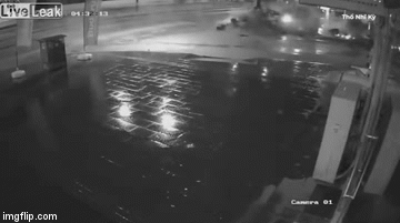 Video: Tông xe kinh hoàng ở Thổ Nhĩ Kỳ, xế hộp bẹp dúm