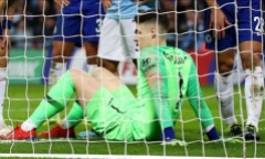 Thủ môn Kepa bào chữa việc chống đối HLV sau khi để thua Man City