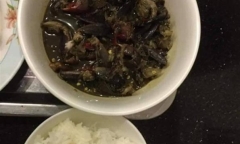 Người hâm mộ lo lắng khi nhìn thấy mâm cơm NSƯT Hoài Linh chia sẻ trên trang cá nhân