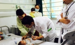 Bệnh nhân nhập viện do mắc cúm gia tăng, Bộ Y tế họp khẩn