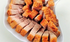 Cách làm thịt quay giòn bì không cần lò nướng