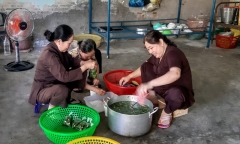 Ấm lòng bếp ăn từ thiện tại Trung tâm y tế huyện Ninh Phước đỏ lửa suốt 13 năm