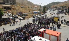 Hình ảnh người dân Syria xếp hàng bỏ phiếu bầu tổng thống
