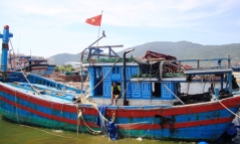 Lập hồ sơ khởi kiện tàu Trung Quốc ngang ngược đâm tàu Việt Nam