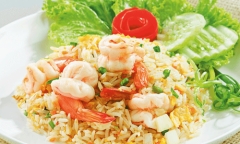 Bí quyết rang cơm hải sản giòn ngon hấp dẫn, không hề khô cứng