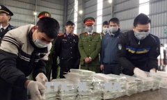 Tiêu hủy 300 bánh heroin trong vụ án ông