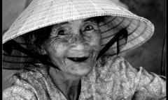 Ngày 20/10: Những hình ảnh đẹp nhất về mẹ già kính yêu