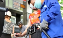 Giá xăng có thể giảm 700 đồng vào ngày mai