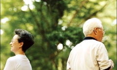 50 tuổi bỗng thấy “chán” hôn nhân tôi phải làm sao?