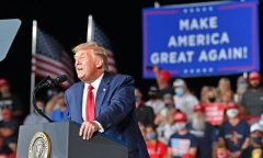 Cựu Tổng thống Trump bị gửi hóa đơn đòi nợ đến tận nhà