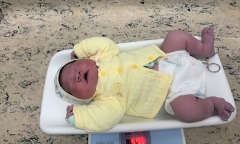 Hà Nội: Bé sơ sinh chào đời với cân nặng gần 6kg