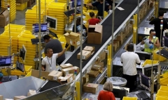 “Choáng” với mức giá của mũ cối Việt được rao bán trên Amazon