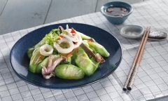 Món ngon mỗi ngày: Mướp xào mực lạ mà ngon cho bữa trưa