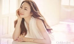 Choi Ji Woo bất ngờ kết hôn, chỉ thông báo trước lễ cưới vài giờ