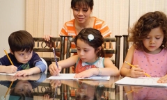 Gian nan hành trình dạy con học tiếng Việt của những bà mẹ Việt lấy chồng Tây