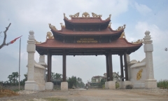 Xôn xao cổng làng được làm bằng gỗ quý trị giá hơn 4 tỷ ở Nghệ An