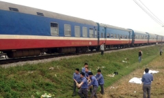 Tàu hỏa đâm trực diện xe máy, 3 người tử vong