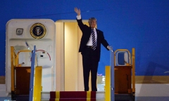 Tổng thống Mỹ Donald Trump tới Hà Nội