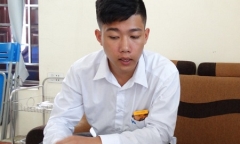 Vụ taxi mở bung 2 cửa lao vun vút trên đường: Tài xế lên tiếng