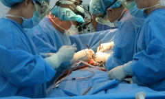 Tin tức đời sống mới nhất ngày 20/7/2018: 10 miếng dăm gỗ kẹt trong hốc mắt người đàn ông