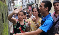 Mẹ của kẻ bắt cóc con tin: Giờ tôi không dám ngẩng mặt ra đường