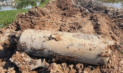 Đào ao thả cá phát hiện vật nổ 