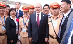 Nữ CSGT kể lại giây phút bất ngờ được Tổng thống Nga Putin bắt tay cảm ơn