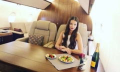 Sự thật đằng sau lối sống sang chảnh với du thuyền, máy bay riêng trên Instagram