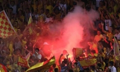 Công an Hà Nội khởi tố vụ bắn pháo sáng khiến CĐV nữ bị thương ở sân Hàng Đẫy